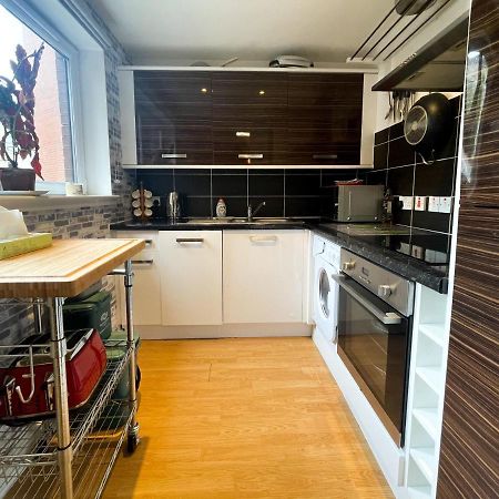 Kelvingrove 2 Bedroom Apartment - Private Parking Glasgow Kültér fotó