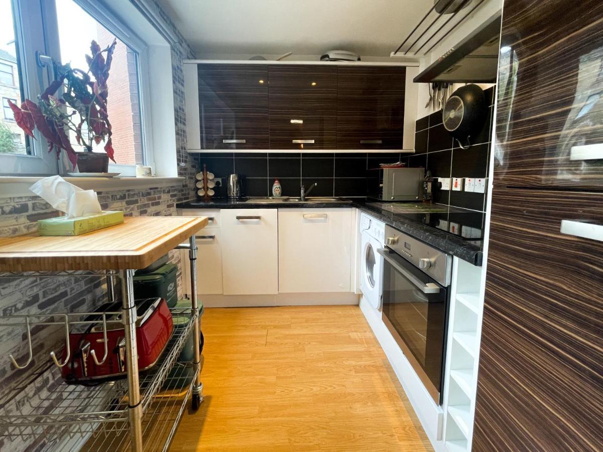 Kelvingrove 2 Bedroom Apartment - Private Parking Glasgow Kültér fotó