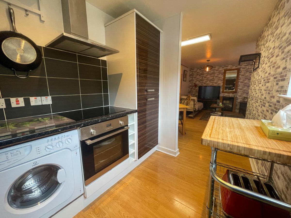 Kelvingrove 2 Bedroom Apartment - Private Parking Glasgow Kültér fotó