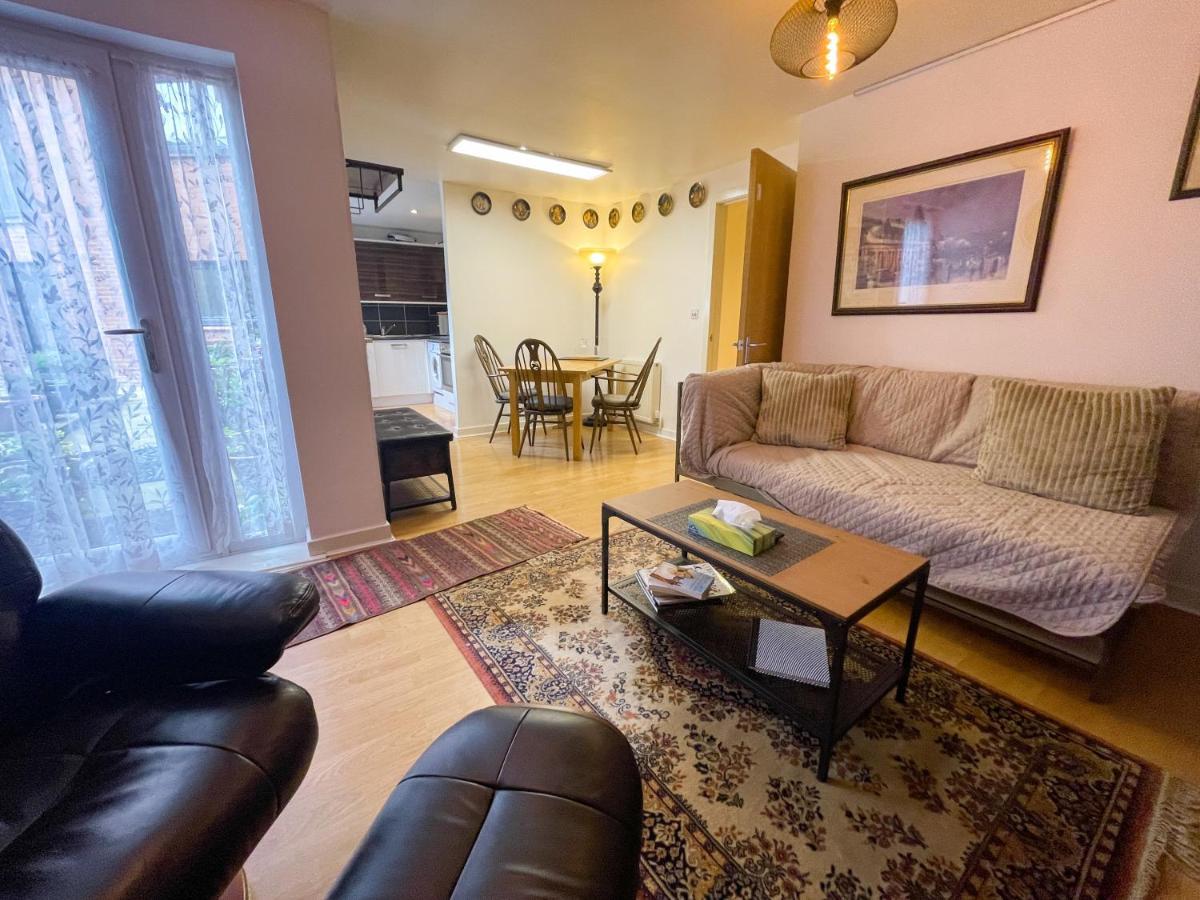 Kelvingrove 2 Bedroom Apartment - Private Parking Glasgow Kültér fotó