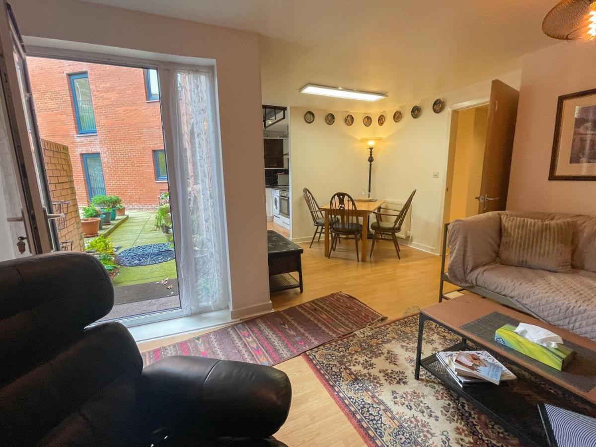 Kelvingrove 2 Bedroom Apartment - Private Parking Glasgow Kültér fotó
