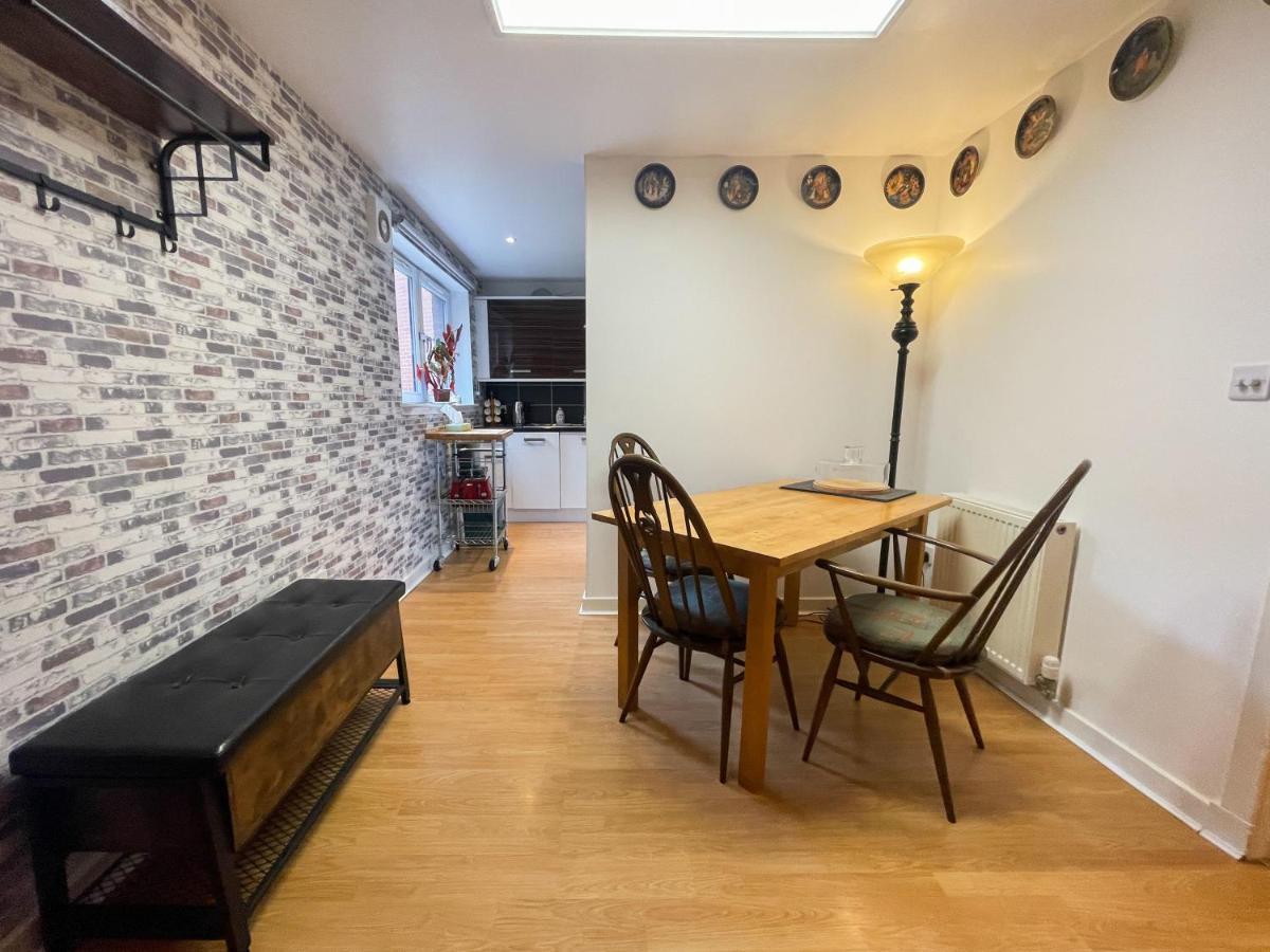 Kelvingrove 2 Bedroom Apartment - Private Parking Glasgow Kültér fotó